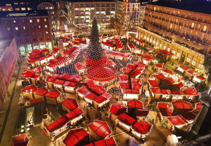 Keulen kerstmarkt en avondverlichting