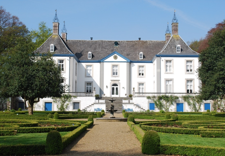 België